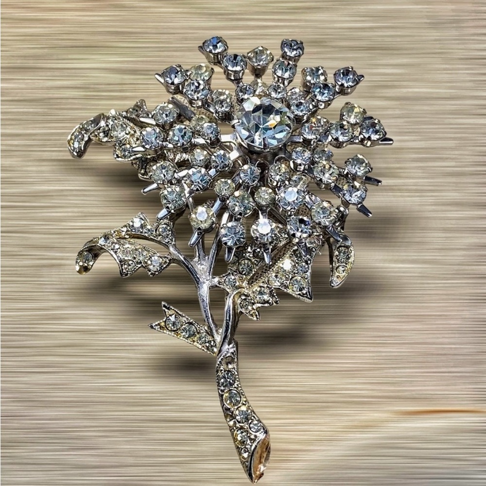 Crystal Brooch Floral 3D silver vintage style